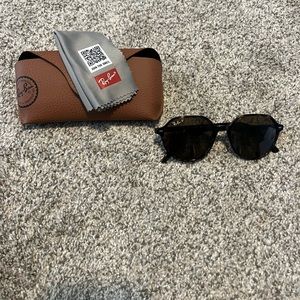 Ray-Ban Thalia 2195 Sunglasses